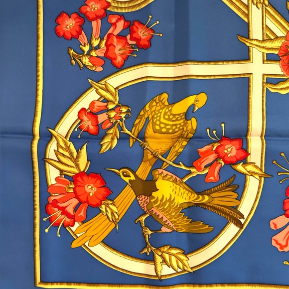 Hermes Blue Fuschia Gold White 100% Silk scarf..no pulls or marks, magnificent - Picture 5 of 11